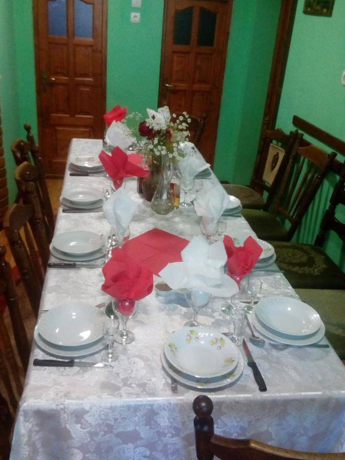 Csergo Ildiko Vendeghaz Hotel Lazarea Ngoại thất bức ảnh