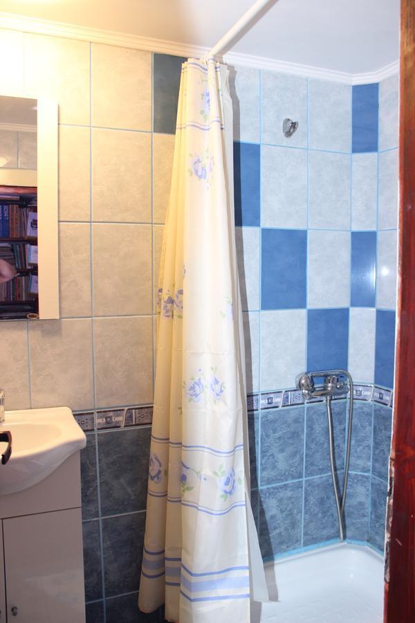 Csergo Ildiko Vendeghaz Hotel Lazarea Ngoại thất bức ảnh